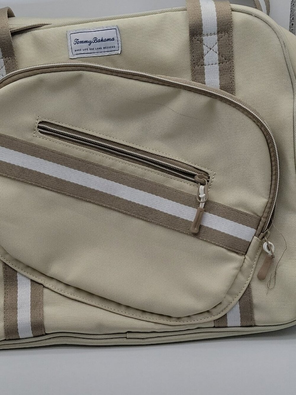 Tommy Bahama pickleball bag, beige messeng, men's, shoulder strap, outer pockets
